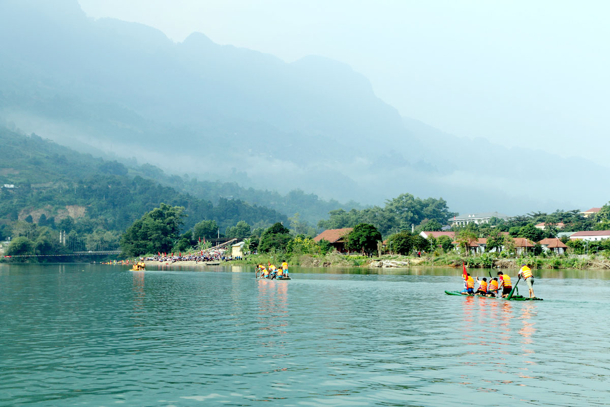 Hà Giang: Đẩy mạnh du lịch ở mảnh đất “địa chỉ đỏ”