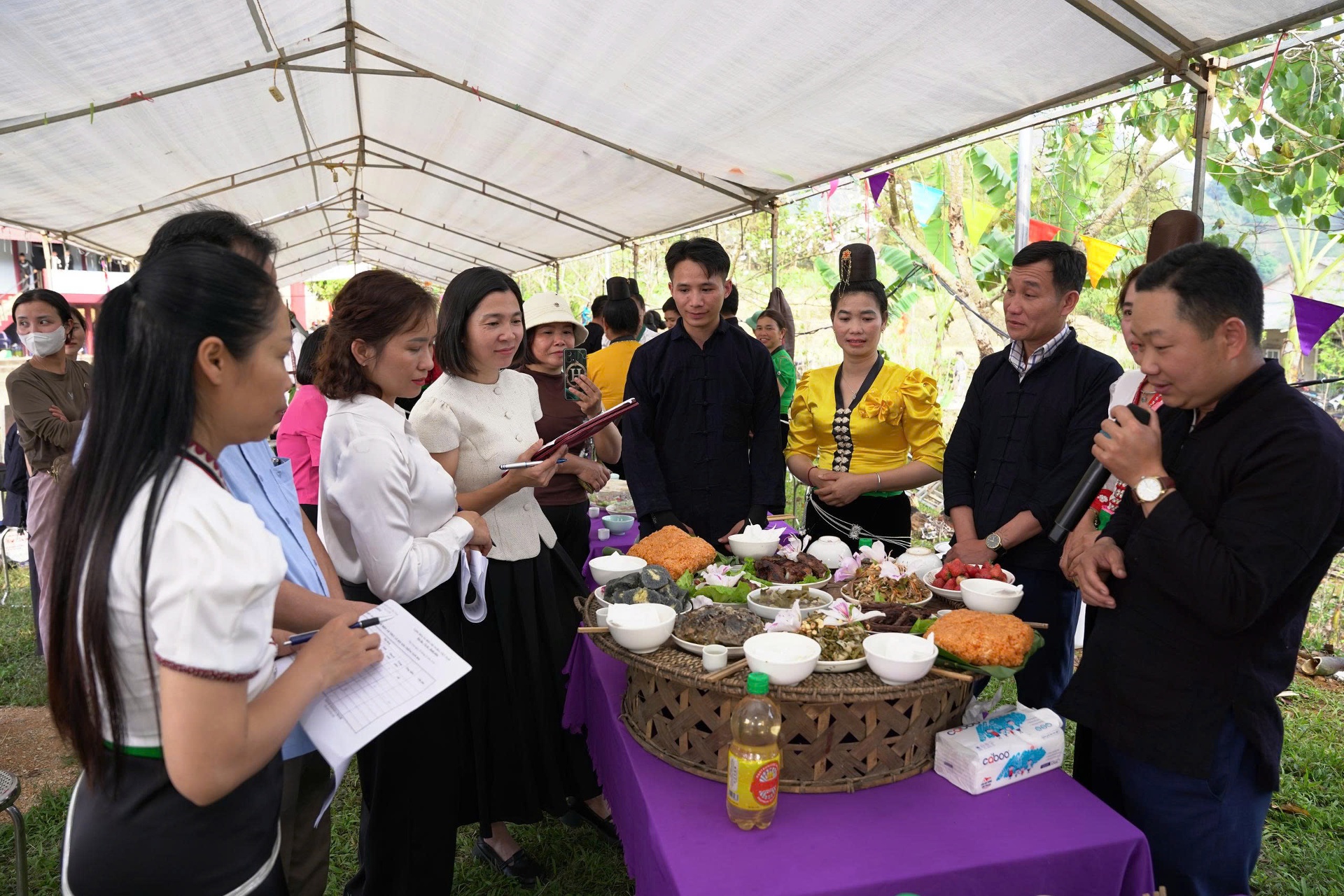 Lai Châu: Đầu Xuân về Tân Uyên vui hội Xòe Chiêng với đồng bào dân tộc Thái