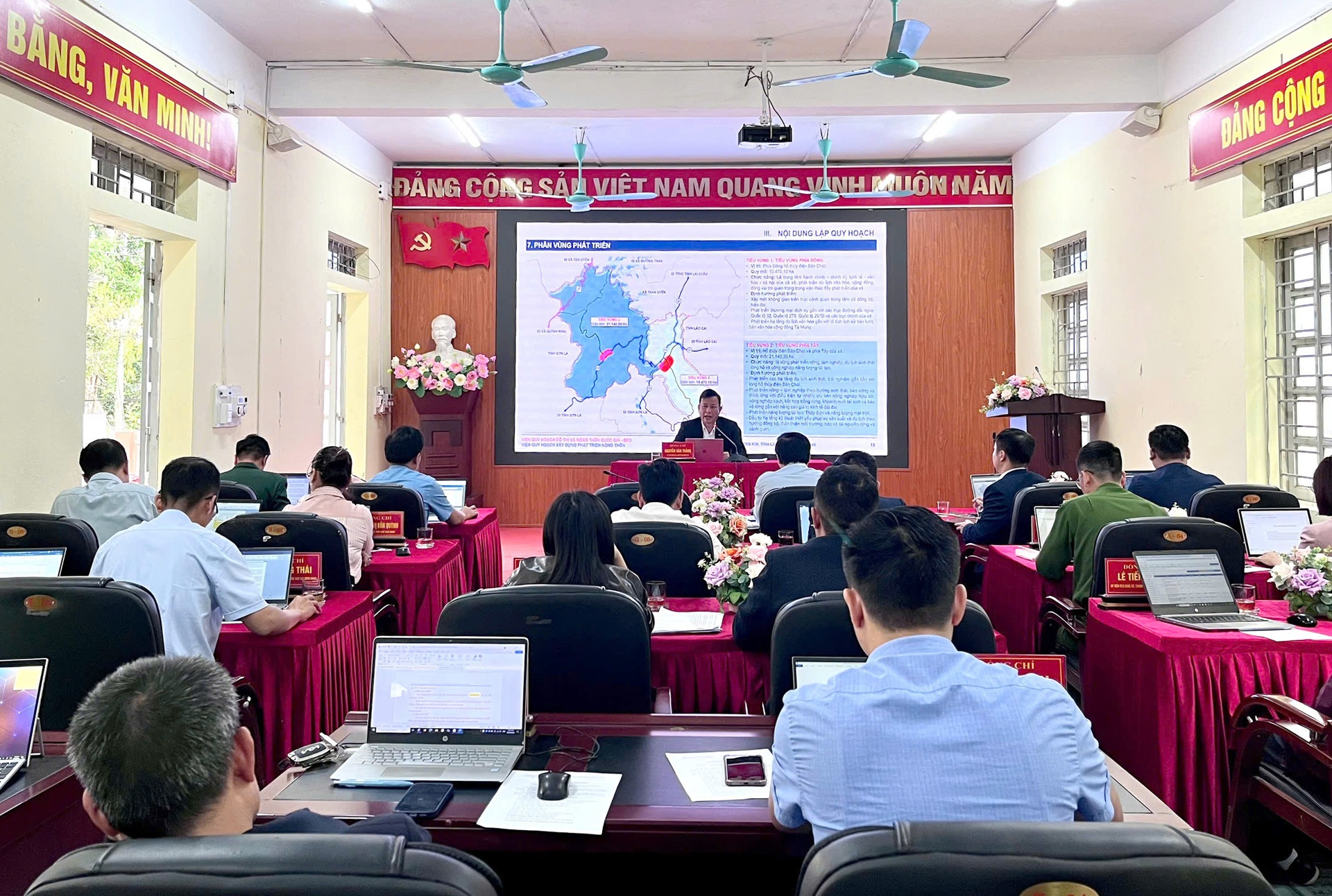 Lai Châu: Hội nghị chuyên đề Ban Chấp hành Đảng bộ xã Mường Kim