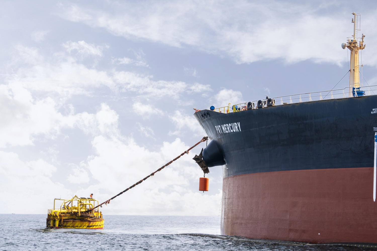 BSR ra Chỉ thị đặc biệt ứng phó với diễn biến phức tạp của thị trường năng lượng thế giới