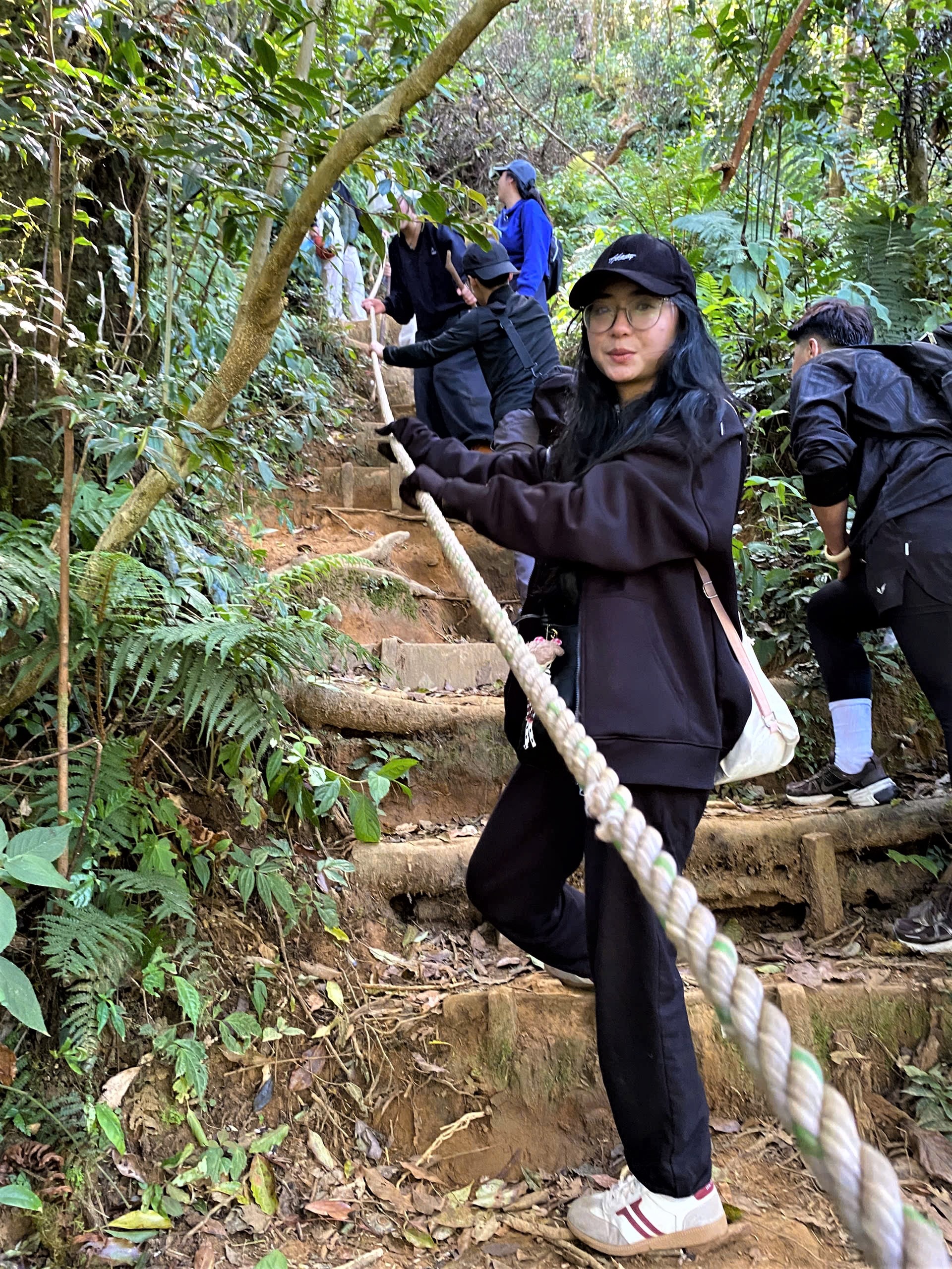 Lâm Đồng: Khám phá cung đường leo núi xuyên rừng đẹp nhất Đà Lạt
