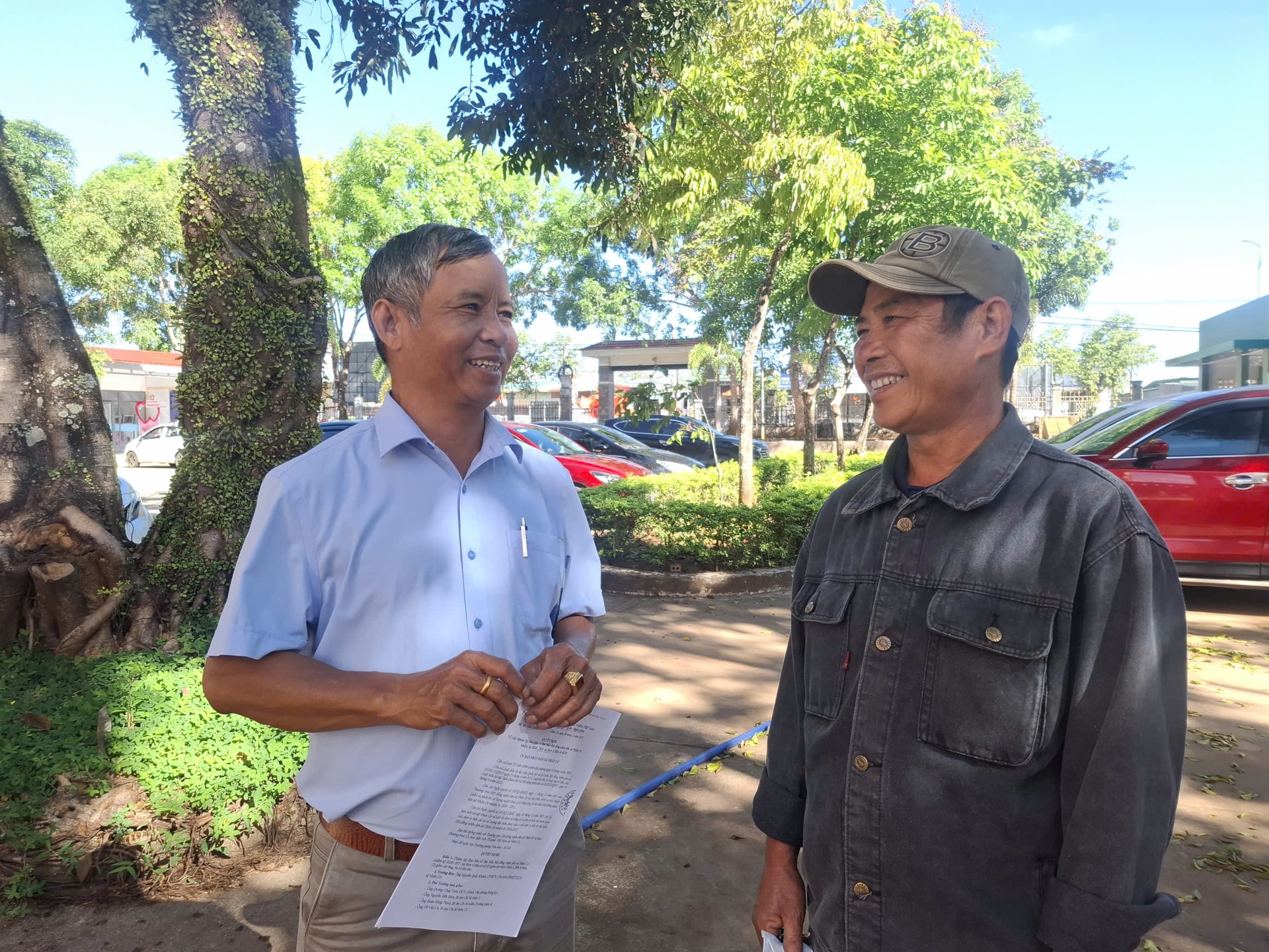 Lâm Đồng: Người uy tín “cầu nối” đưa thông tin bầu cử đến từng hộ dân ở Nhân Cơ