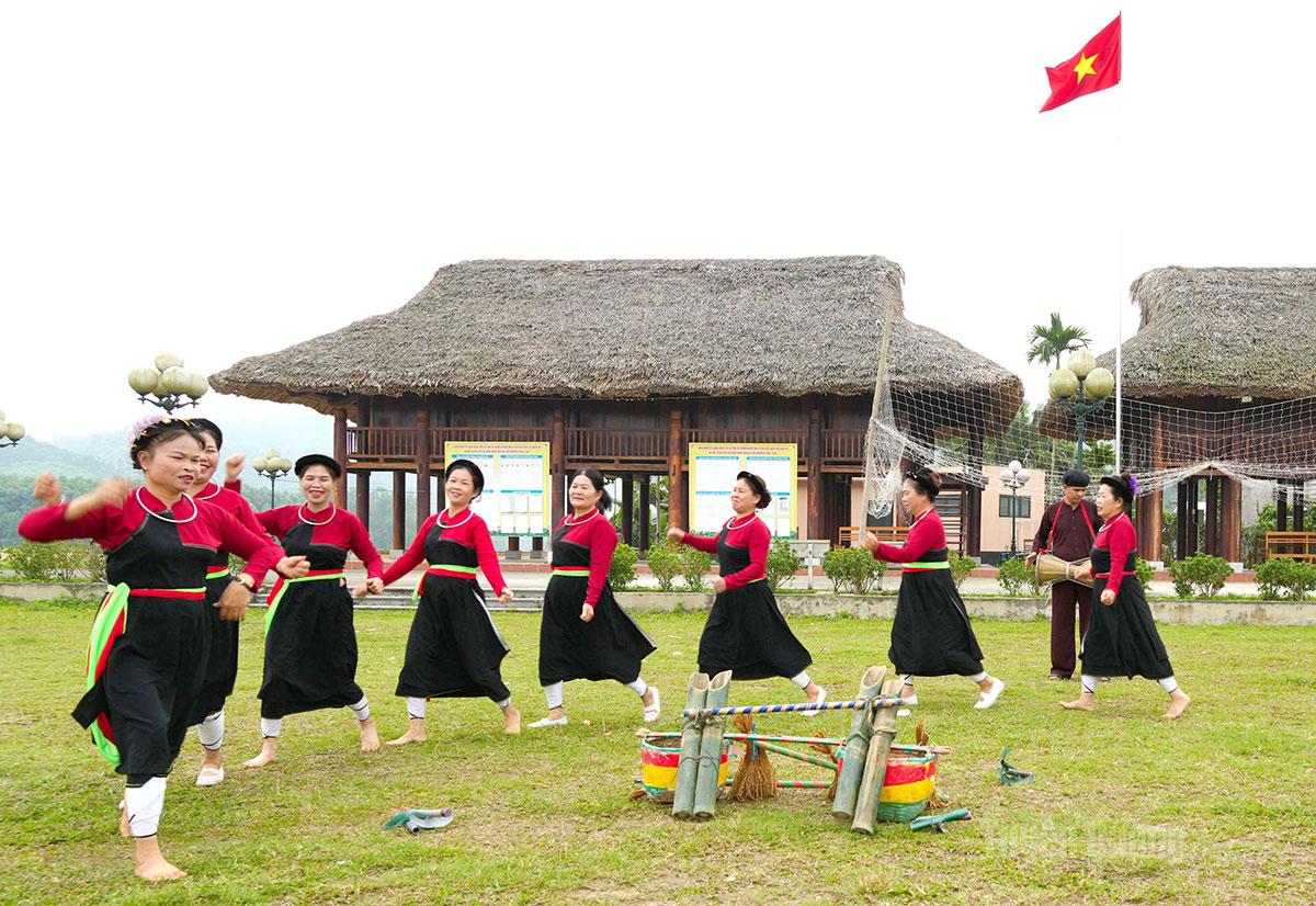 Tuyên Quang: Gieo mùa nơi cộng đồng người Cao Lan