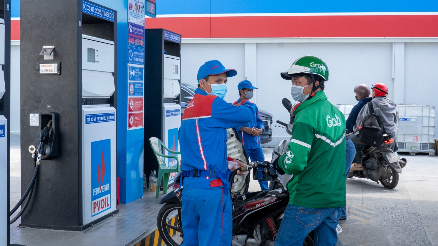 NMLD Dung Quất và Nghi Sơn vận hành với công suất cao để nguồn cung xăng dầu không bị gián đoạn