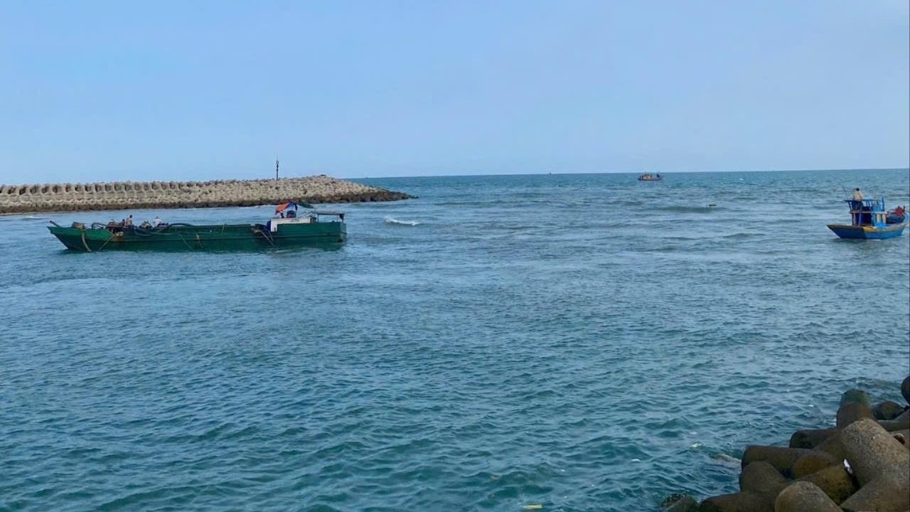 Lâm Đồng: Cửa biển La Gi được nạo vét, ngư dân phấn khởi