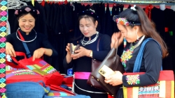 Tuyên Quang: Bộ trang phục cưới được gìn giữ hơn bảy thập kỷ