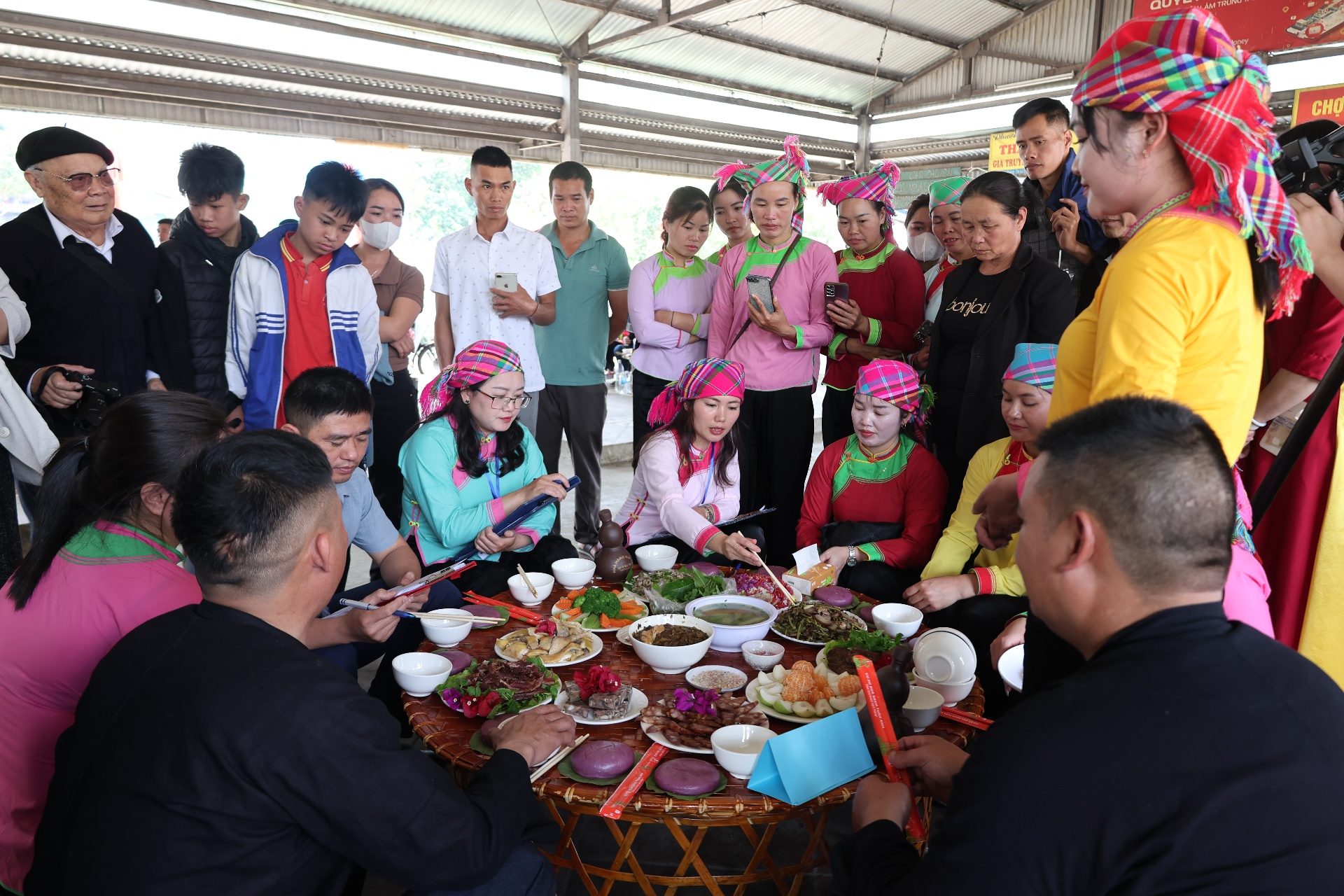 Lai Châu: Phường Tân Phong Khai mạc Lễ hội Tú Tỉ năm 2026