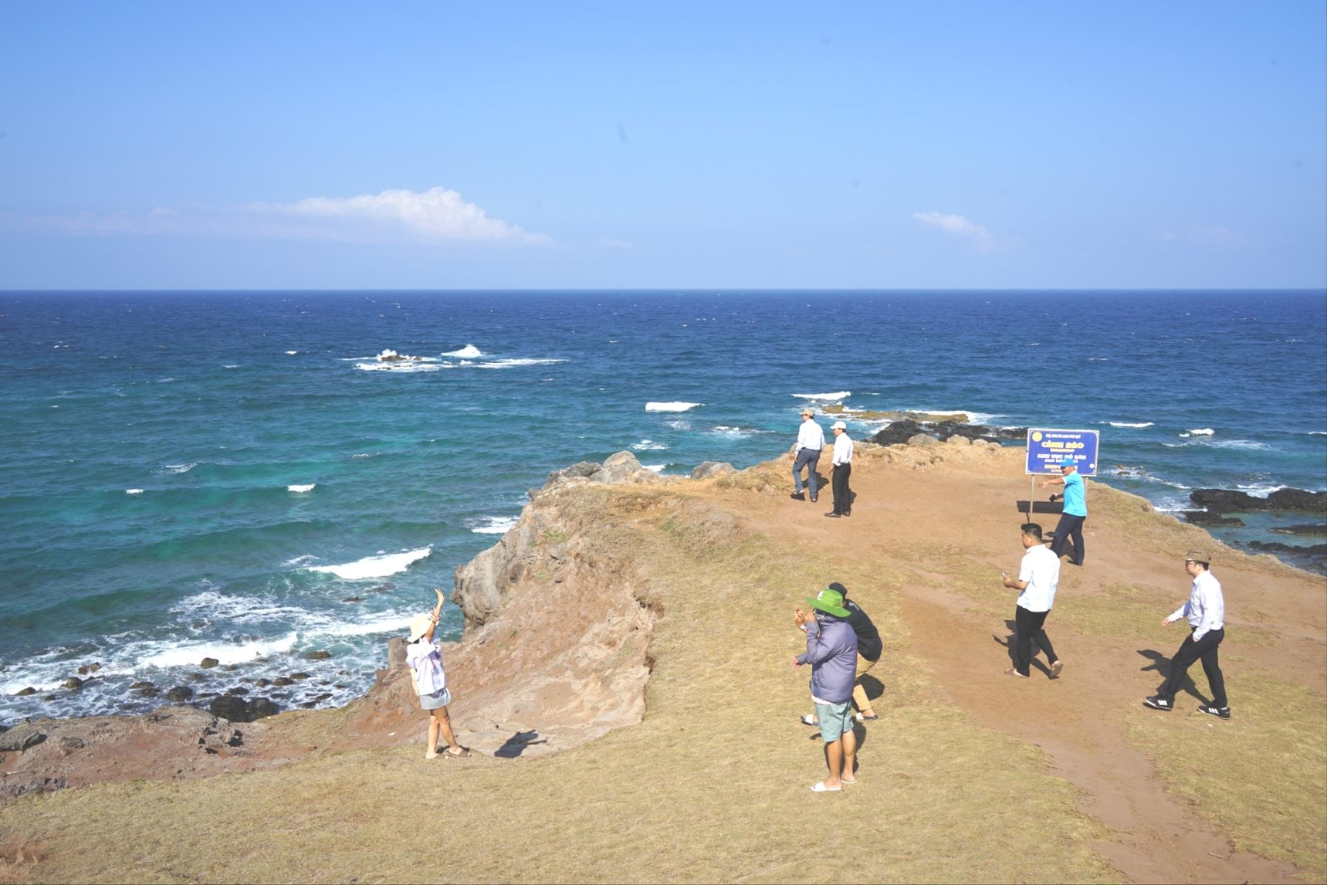 Lâm Đồng: Phát triển du lịch Phú Quý theo hướng xanh, bền vững