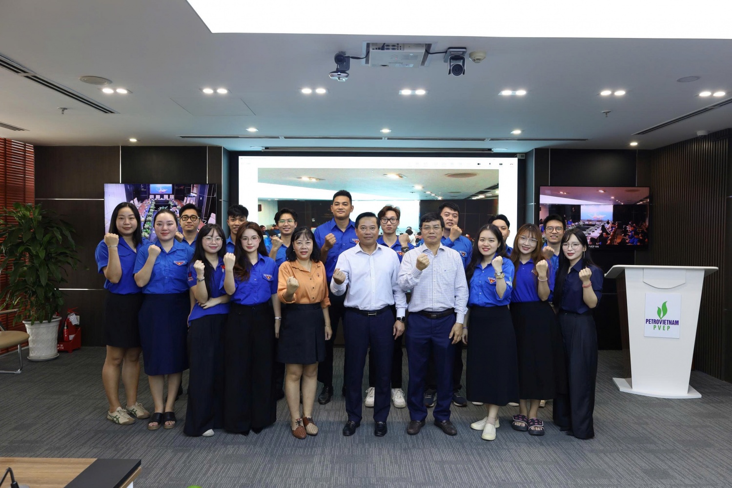 Tuổi trẻ PVEP - Kết nối góc nhìn, lan tỏa giá trị vì mục tiêu sản xuất kinh doanh Tuổi trẻ PVEP Kết nối góc nhìn, lan tỏa giá trị vì mục tiêu sản xuất kinh doanh