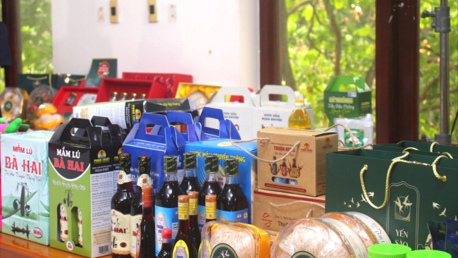 Xây dựng nông thôn mới hiện đại, giảm nghèo và phát triển vùng đồng bào DTTS Lâm Đồng