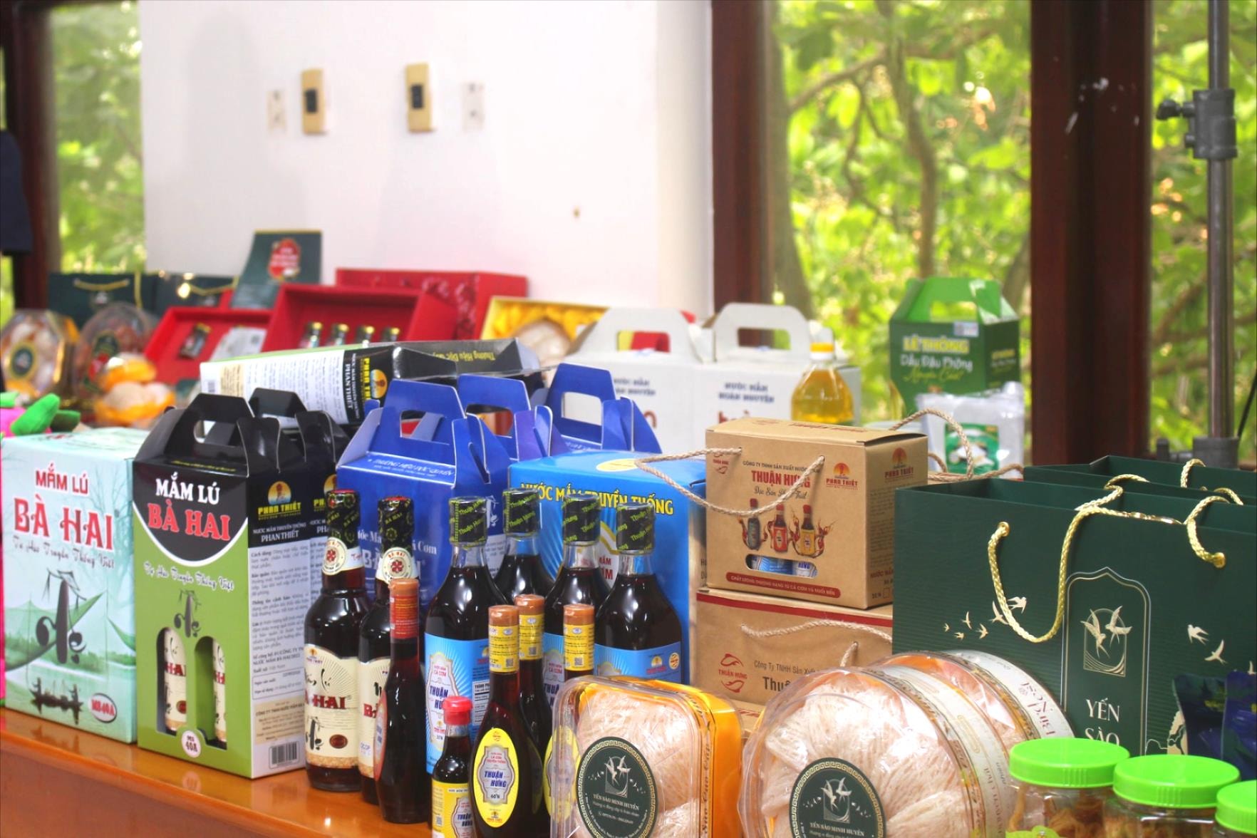 Xây dựng nông thôn mới hiện đại, giảm nghèo và phát triển vùng đồng bào DTTS Lâm Đồng Xây dựng nông thôn mới hiện đại, giảm nghèo và phát triển vùng đồng bào DTTS Lâm Đồng