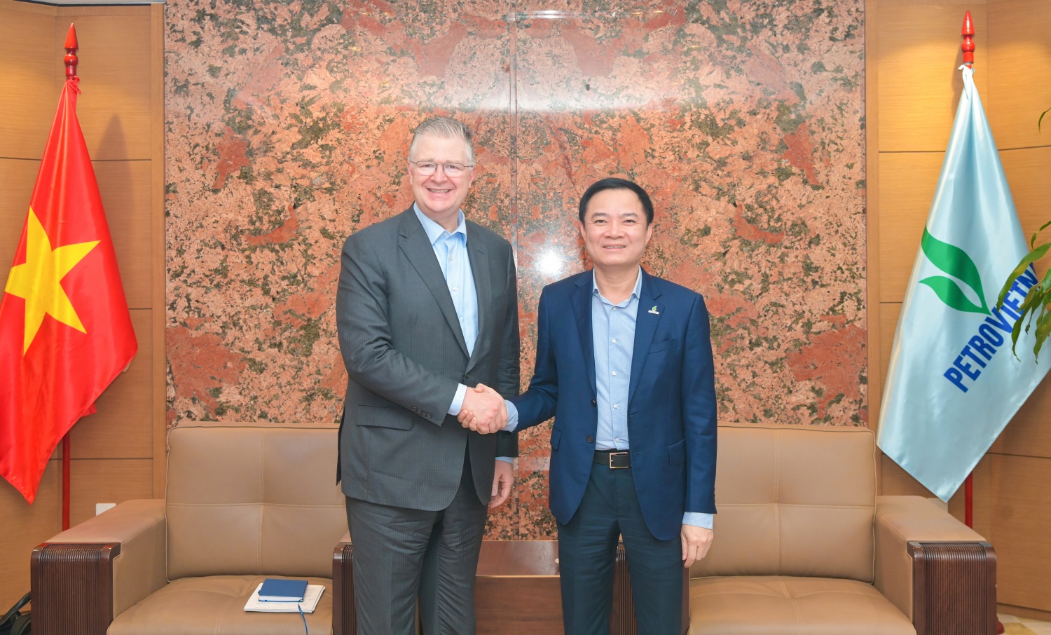 Petrovietnam và TAG tăng cường hợp tác, hướng tới phát triển bền vững Petrovietnam và TAG tăng cường hợp tác, hướng tới phát triển bền vững