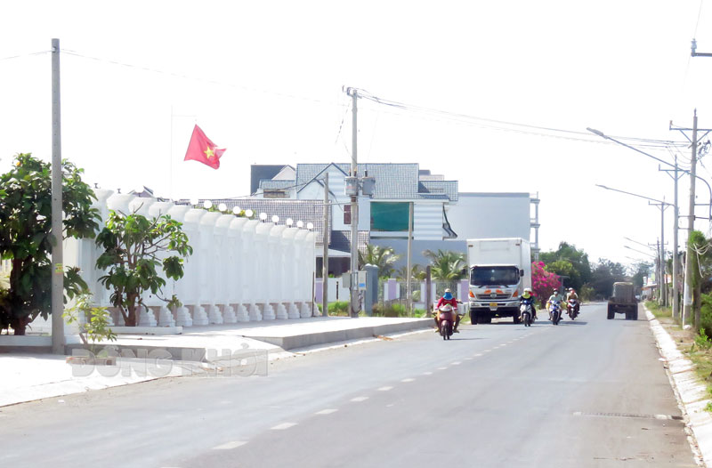 Đường vào trung tâm thị trấn Tiệm Trôm.