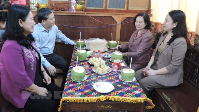 Bến Tre: Phó chủ tịch nước Võ Thị Ánh Xuân thăm gia đình chính sách tại Ba Tri