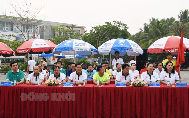Công ty Betrimex đồng hành Ngày chạy Olympic và Giải Việt dã truyền thống Báo Đồng Khởi năm 2023.