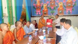 Lãnh đạo thành phố chúc mừng Tết cổ truyền Chôl Chnăm Thmây của đồng bào dân tộc Khmer