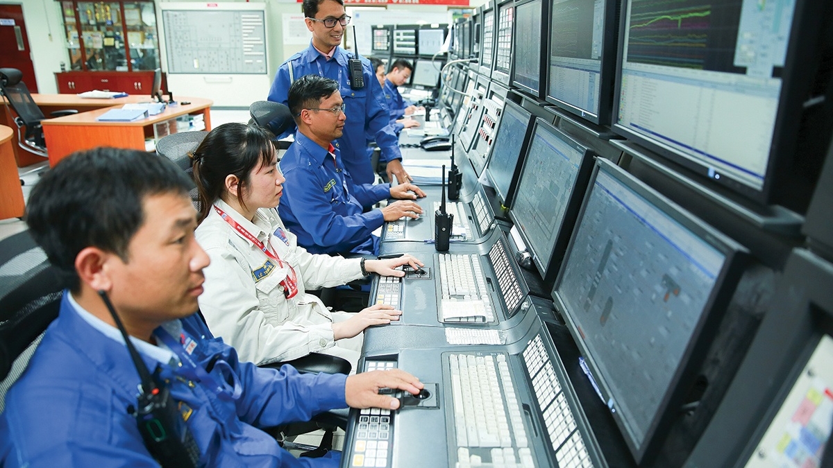 NMLD Dung Quất: “Van điều tiết” hiệu quả  nguồn cung xăng dầu