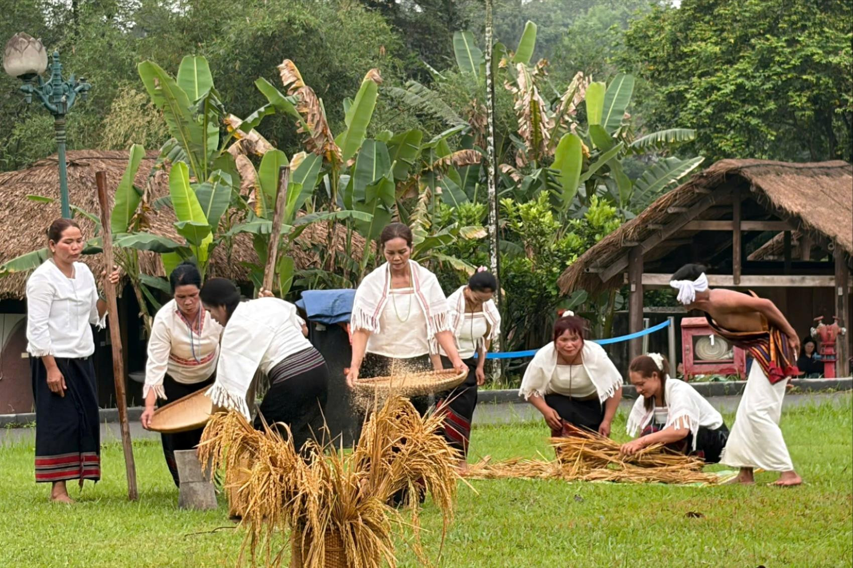 Đoàn nghệ nhân Lâm Đồng tham dự các sự kiện Ngày Văn hóa các dân tộc Việt Nam