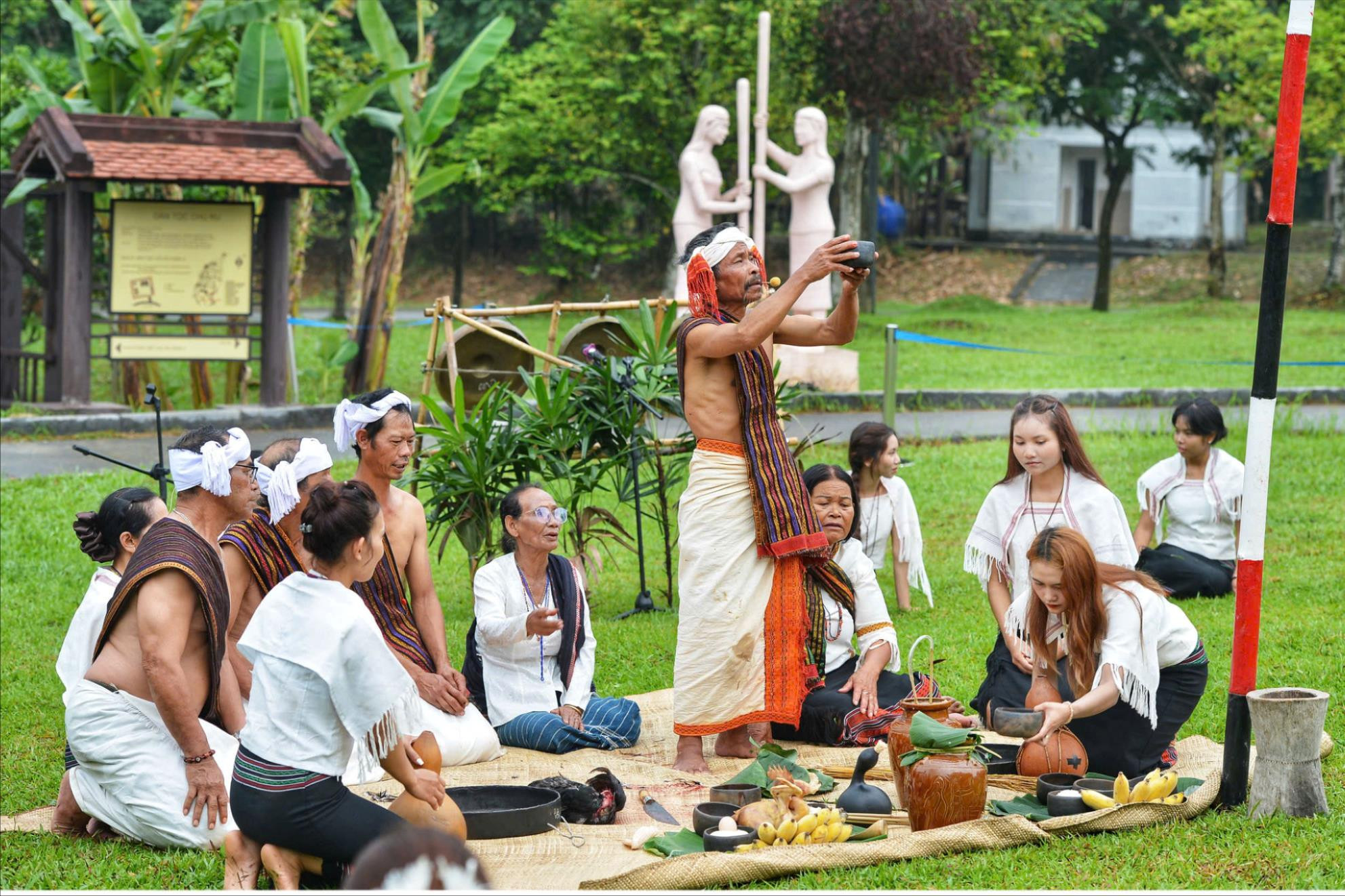 Đoàn nghệ nhân Lâm Đồng tham dự các sự kiện Ngày Văn hóa các dân tộc Việt Nam