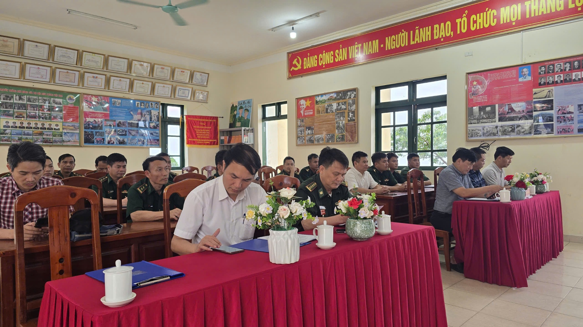 Lai Châu: Đoàn công tác của Petrovietnam thăm, tặng quà cán bộ, chiến sĩ Đồn Biên phòng Sin Suối Hồ