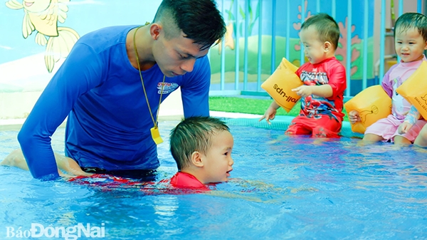 Đồng Nai: Cần xã hội hóa để nhiều trẻ được học bơi
