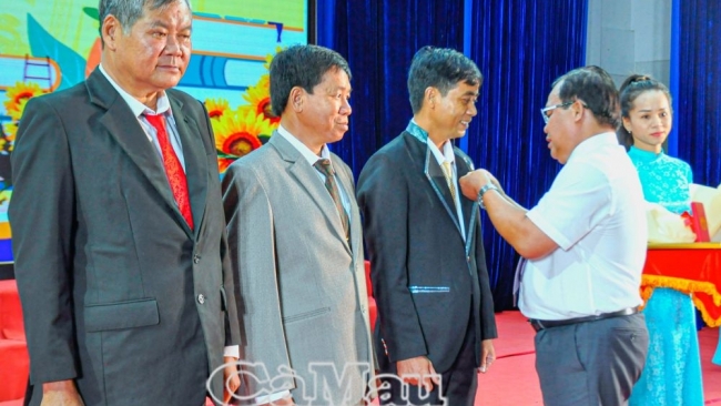 Cà Mau tôn vinh các nghệ sĩ đạt danh hiệu cao quý năm 2024