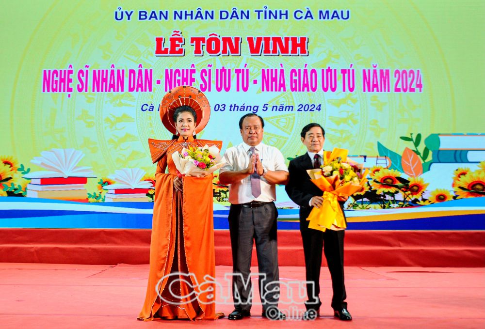 Cà Mau tôn vinh các nghệ sĩ đạt danh hiệu cao quý năm 2024