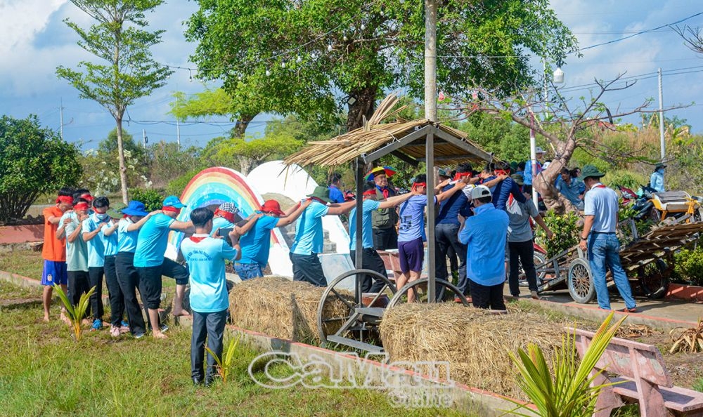 Cà Mau: Hành trình Khăn hồng vì đàn em