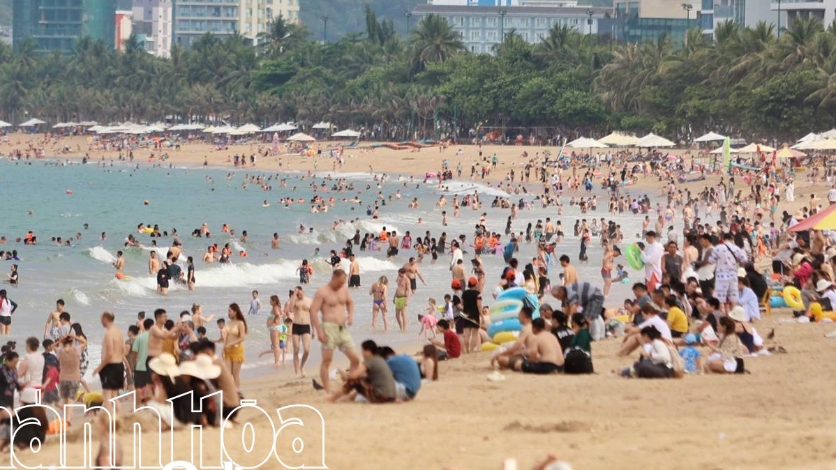 Khánh Hoà: Khách đổ về Nha Trang đi tour biển đảo