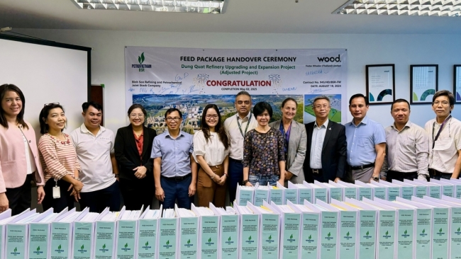 BSR nhận bàn giao Hồ sơ thiết kế FEED Dự án Nâng cấp mở rộng NMLD Dung Quất