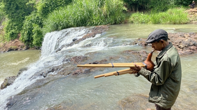 Tiếng kèn trên rẫy