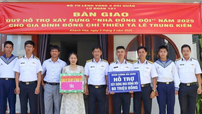 Khánh Hòa: Lữ đoàn 101 trao tặng “Nhà đồng đội” cho quân nhân có hoàn cảnh khó khăn