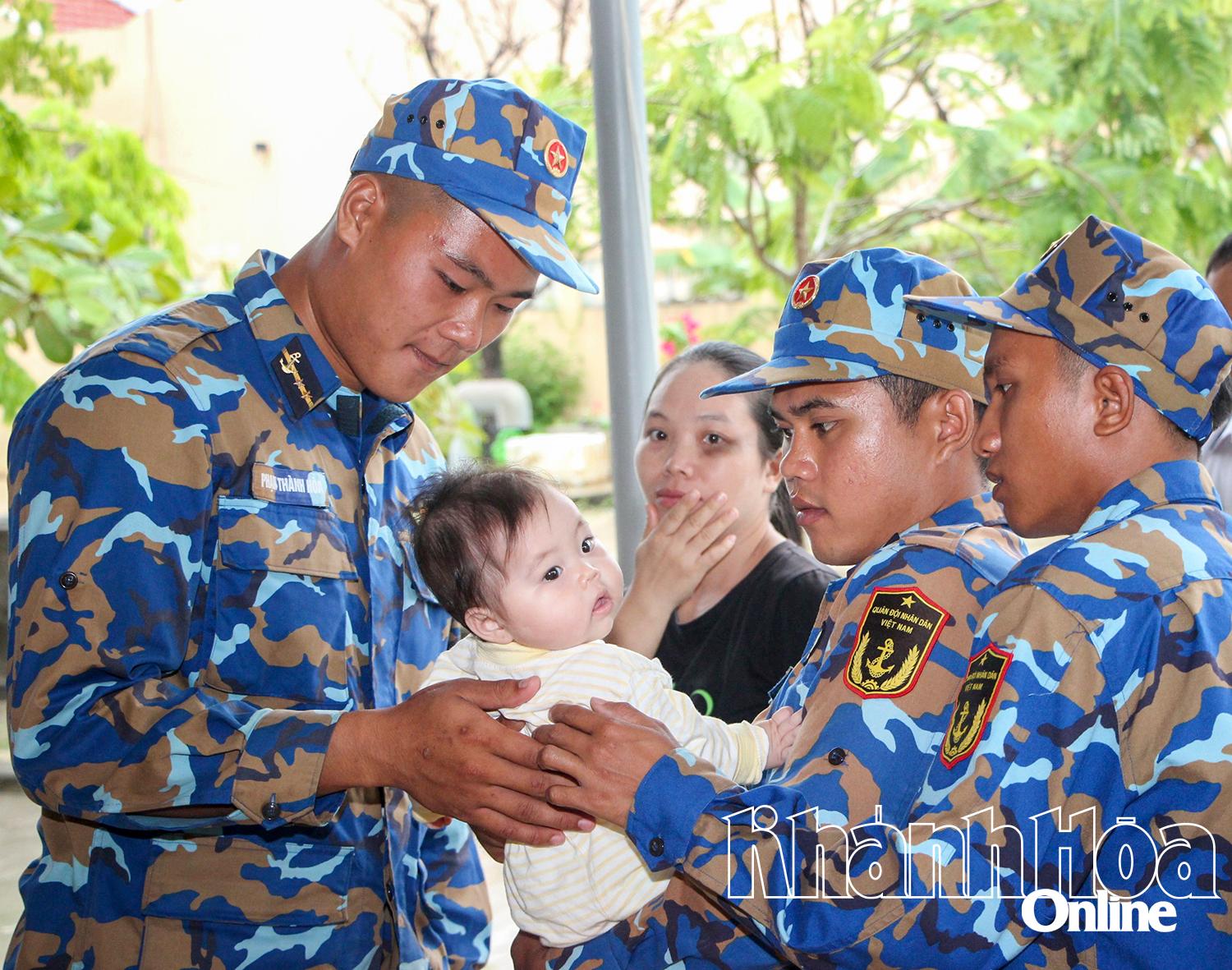 Khánh Hòa: Tổ quốc nơi đầu sóng - Kỳ 2: Thắm tình quân dân Khánh Hòa: Tổ quốc nơi đầu sóng - Kỳ 2: Thắm tình quân dân