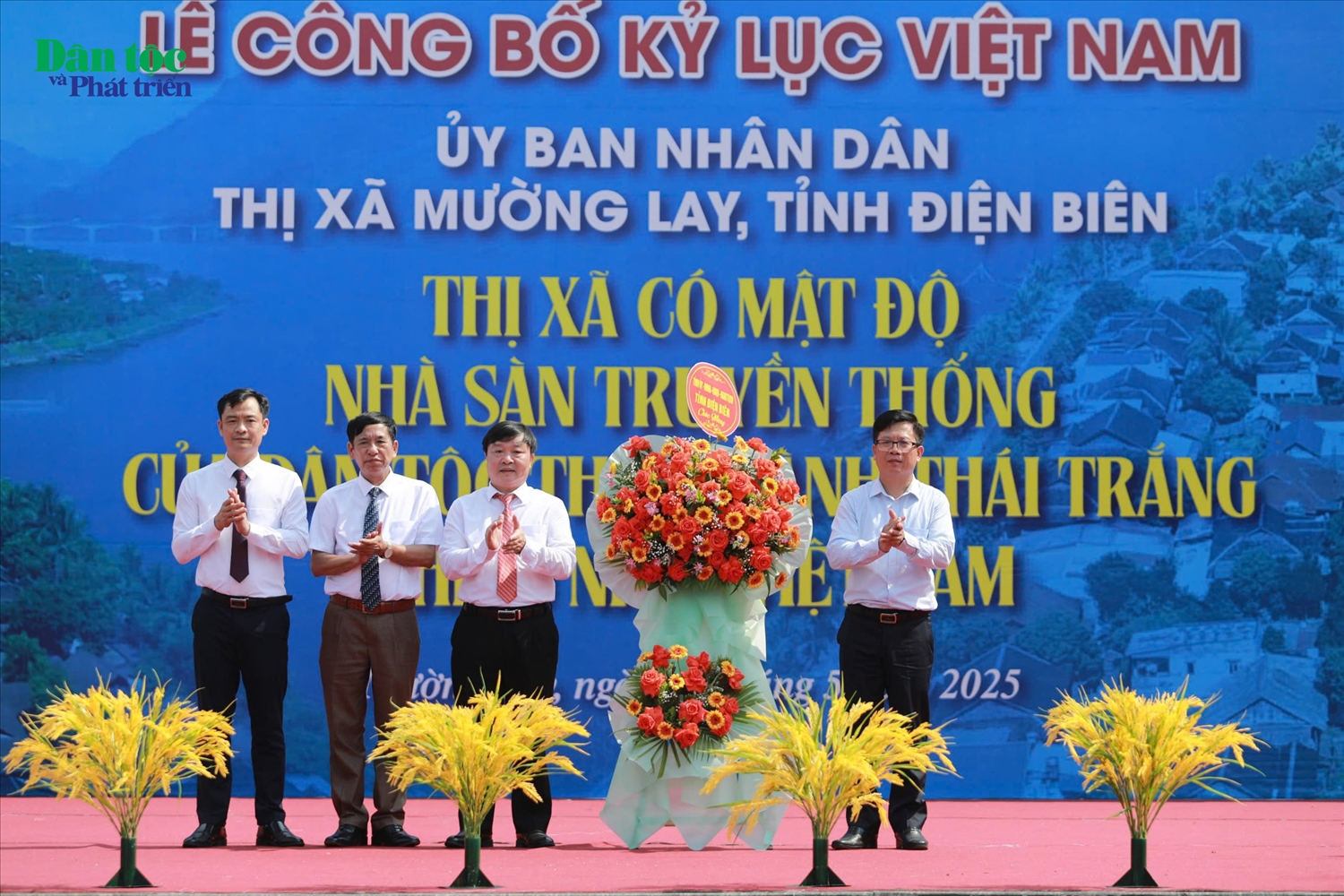 Thị xã Mường Lay có mật độ nhà sàn truyền thống nhiều nhất Việt Nam