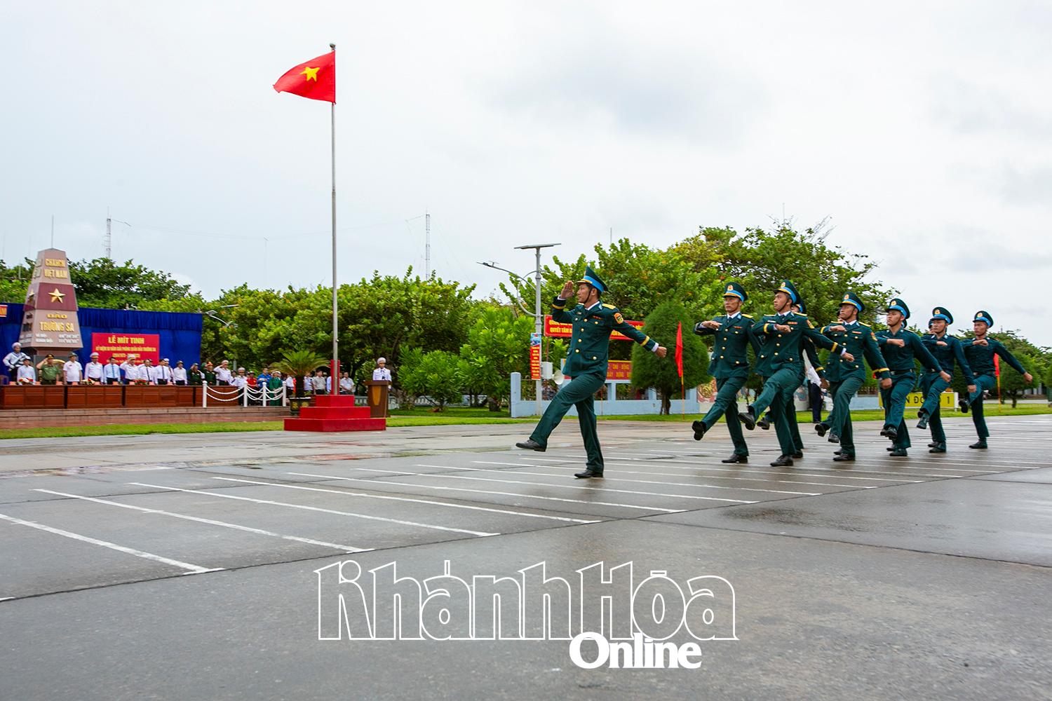 Khánh Hòa: Những người lính canh trời Tổ quốc nơi đảo xa