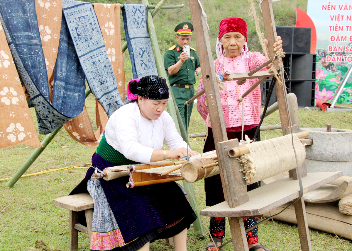 Hà Giang: Bản làng “reo vui”
