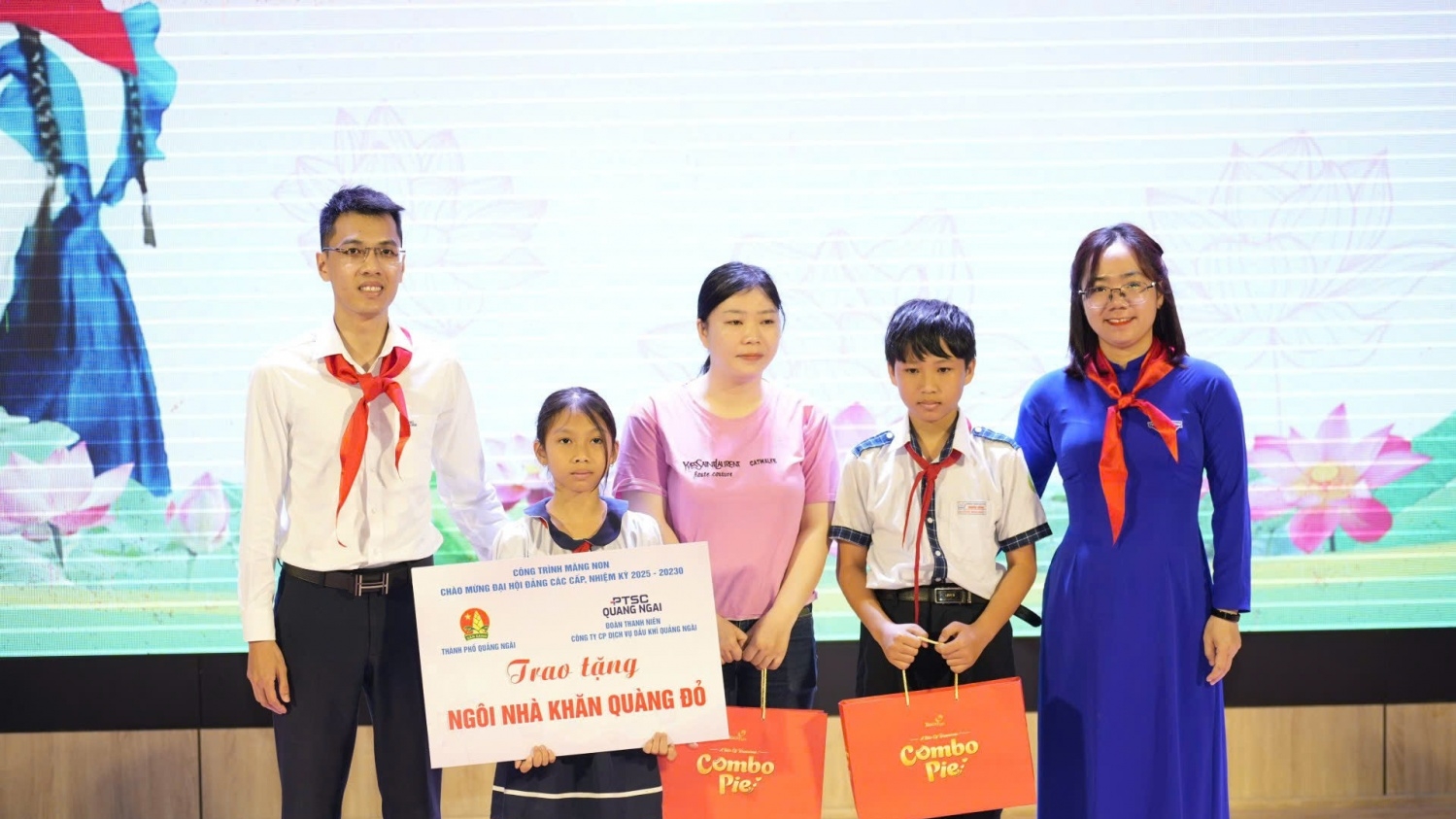 PTSC Quảng Ngãi bàn giao “Ngôi nhà khăn quàng đỏ” tại xã Nghĩa Dõng