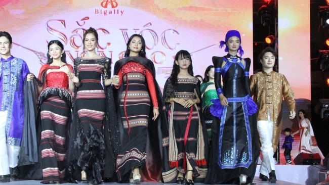 Thổ cẩm kể chuyện “Sắc vóc non cao”