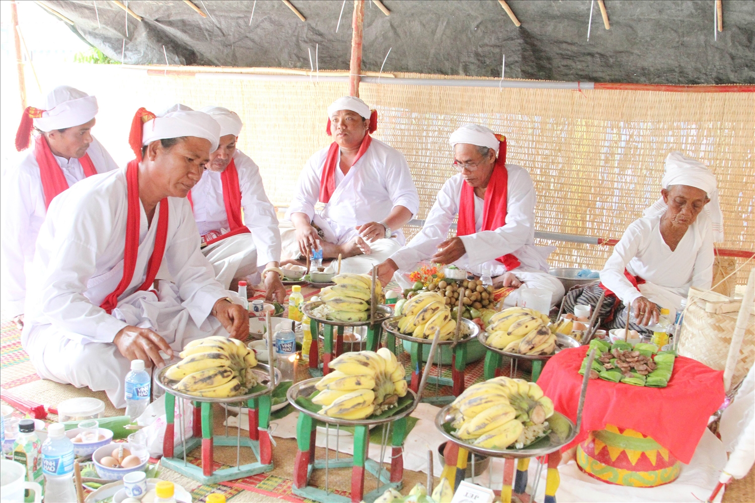 Di sản văn hóa ở làng Chăm Bỉnh Nghĩa Di sản văn hóa ở làng Chăm Bỉnh Nghĩa