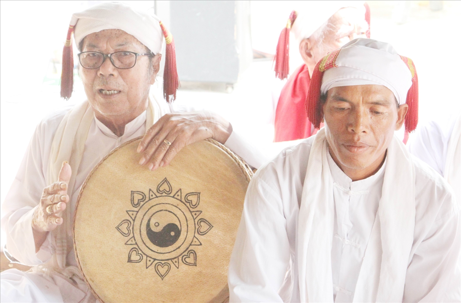 Di sản văn hóa ở làng Chăm Bỉnh Nghĩa Di sản văn hóa ở làng Chăm Bỉnh Nghĩa