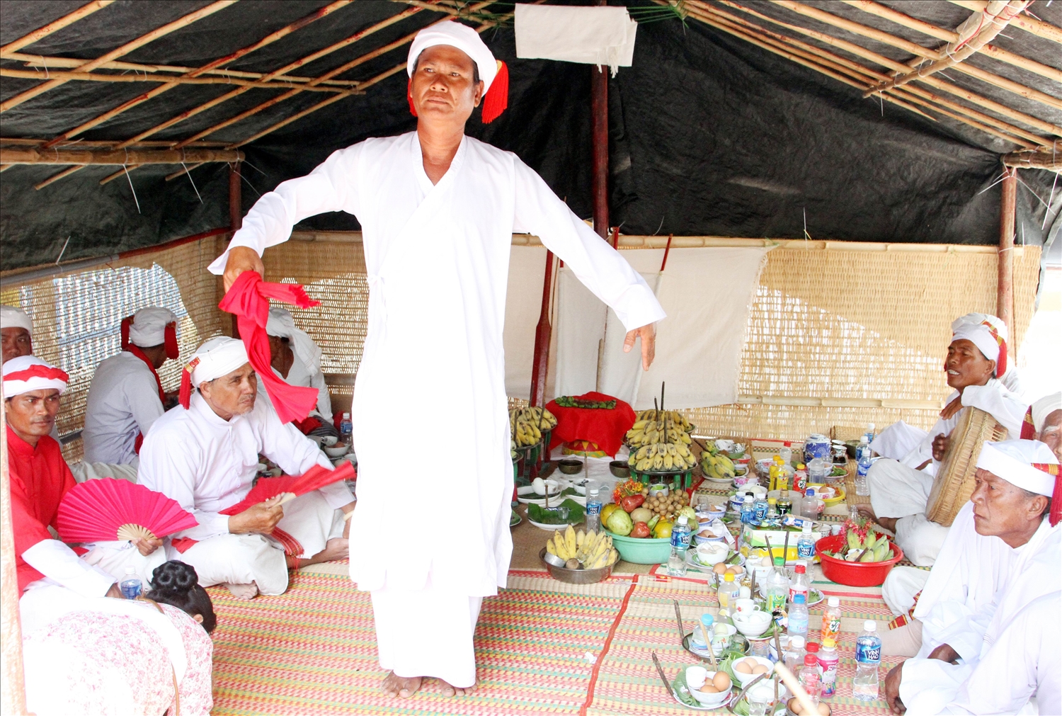 Di sản văn hóa ở làng Chăm Bỉnh Nghĩa Di sản văn hóa ở làng Chăm Bỉnh Nghĩa