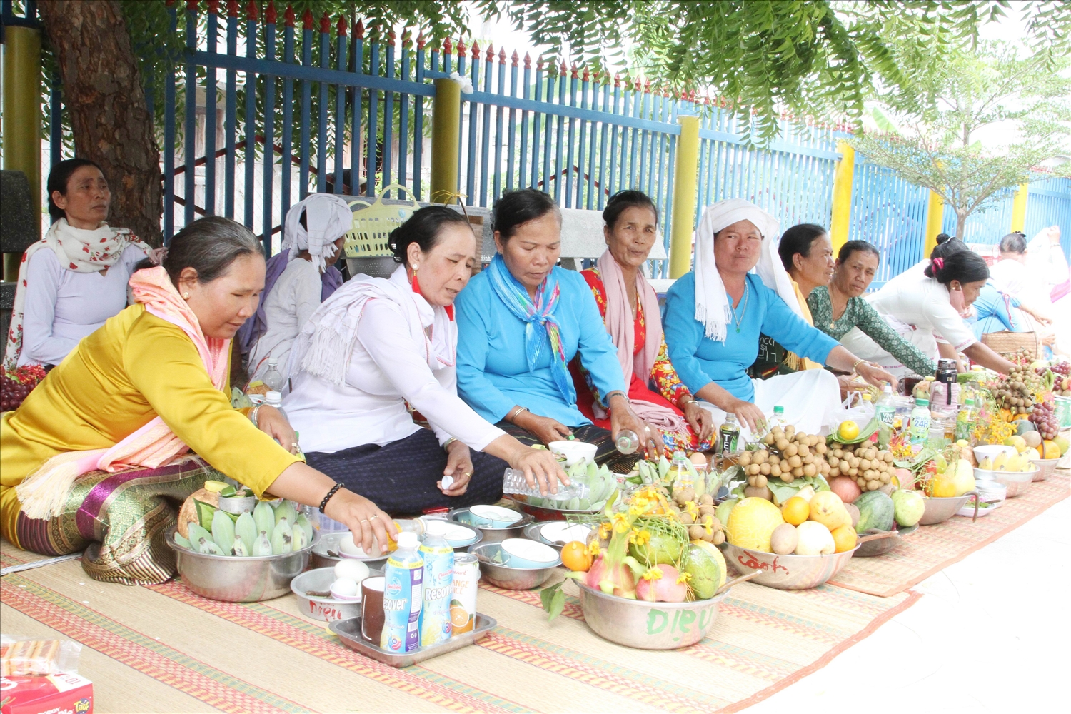 Di sản văn hóa ở làng Chăm Bỉnh Nghĩa Di sản văn hóa ở làng Chăm Bỉnh Nghĩa