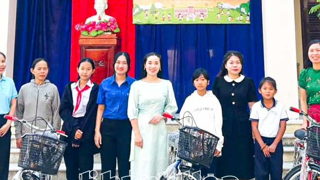 Khánh Hòa: Trao yêu thương cho trẻ kém may mắn