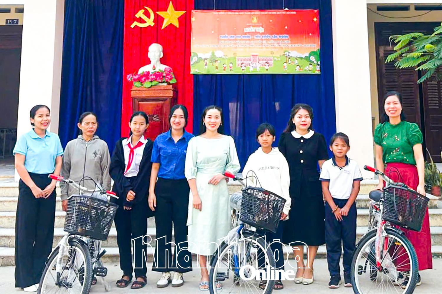 Khánh Hòa: Trao yêu thương cho trẻ kém may mắn