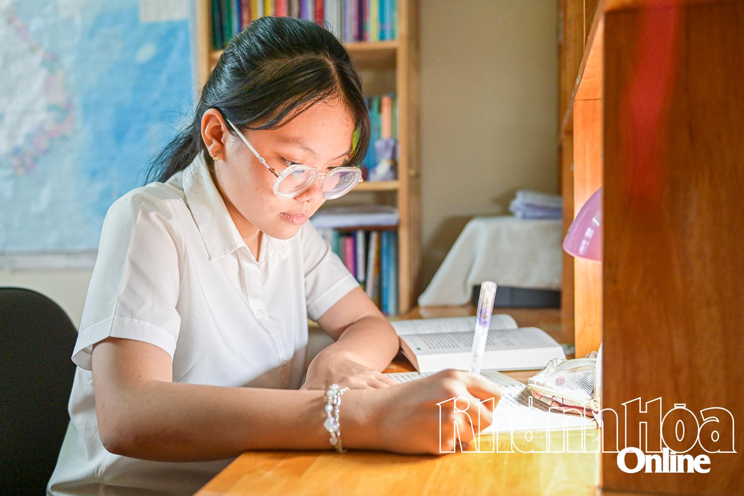 Khánh Hòa: Những "bông hoa" chăm ngoan, học giỏi