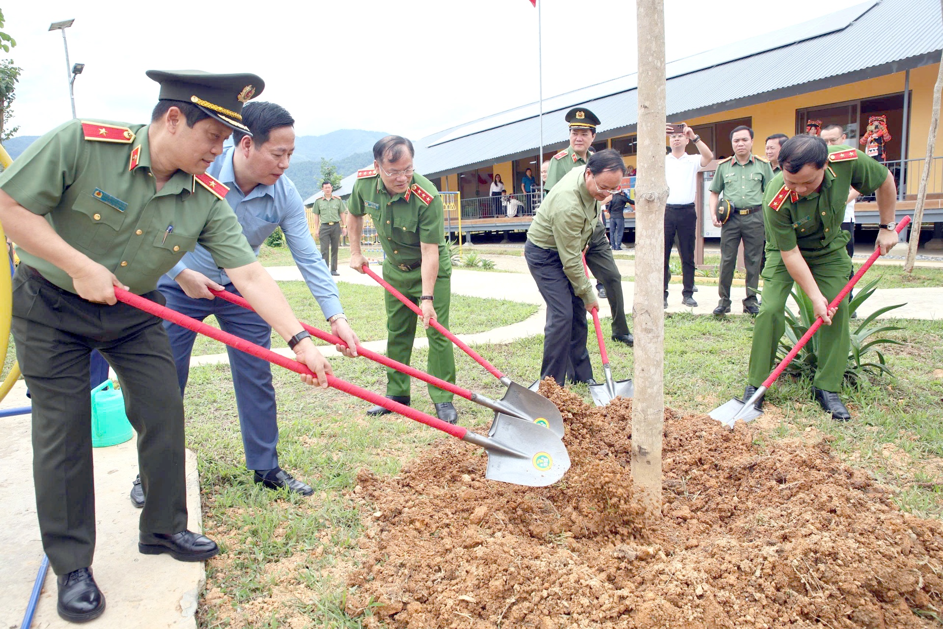 Lai Châu: Lễ khánh thành, bàn giao điểm trường mầm non Là Ú Cò