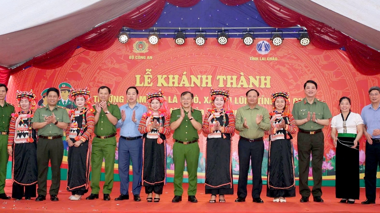 Lai Châu: Lễ khánh thành, bàn giao điểm trường mầm non Là Ú Cò
