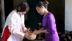 Lâm Đồng: “Giữ lửa” gốm Chăm từ đôi tay người trẻ