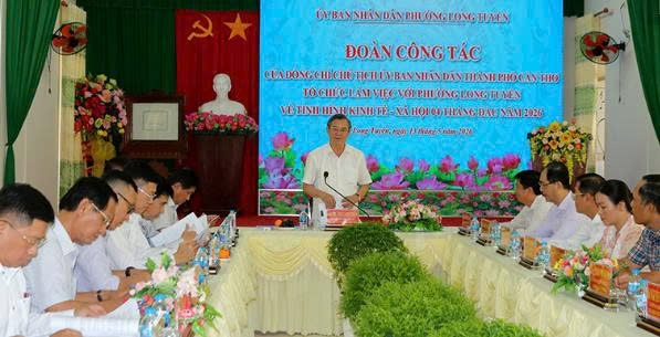Chủ tịch UBND TP Cần Thơ làm việc với phường Long Tuyền