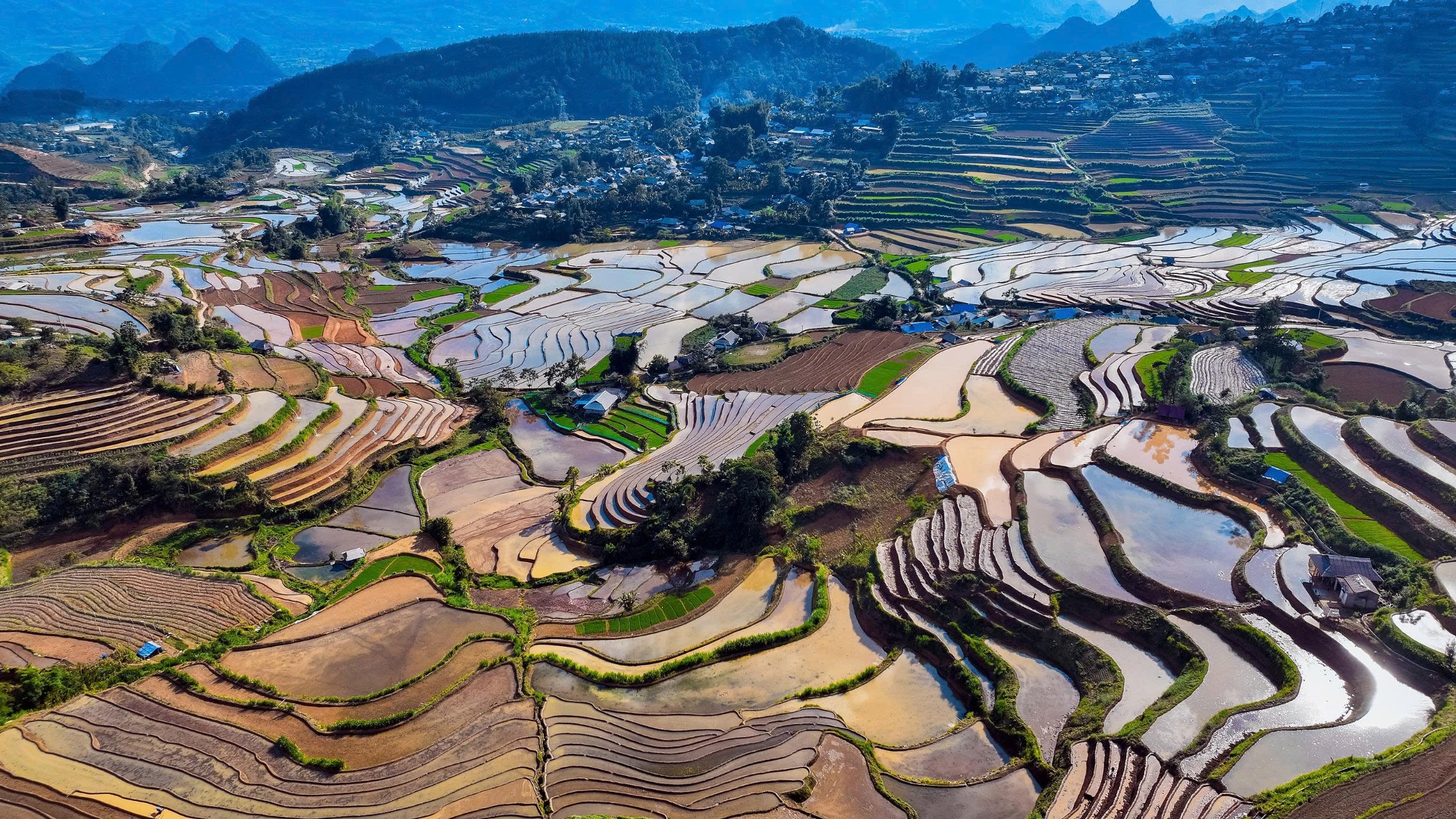 lai Châu: Tả Lèng mùa nước đổ
